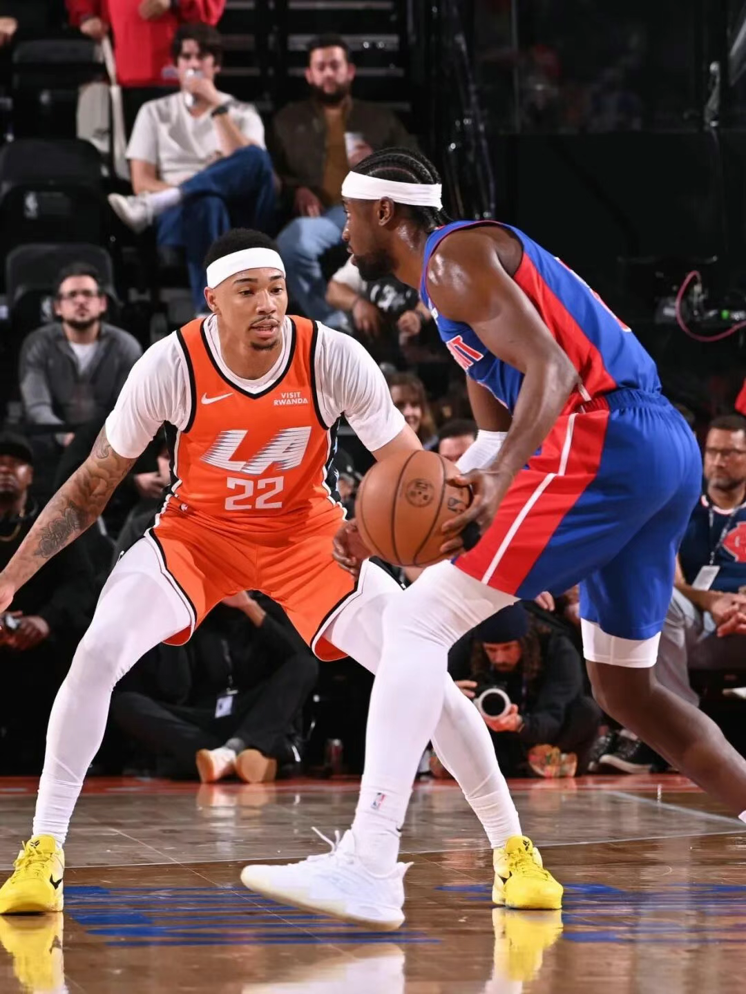 逆袭成功！48顺位+年薪63万，场均15分啊，快船真捡到宝了