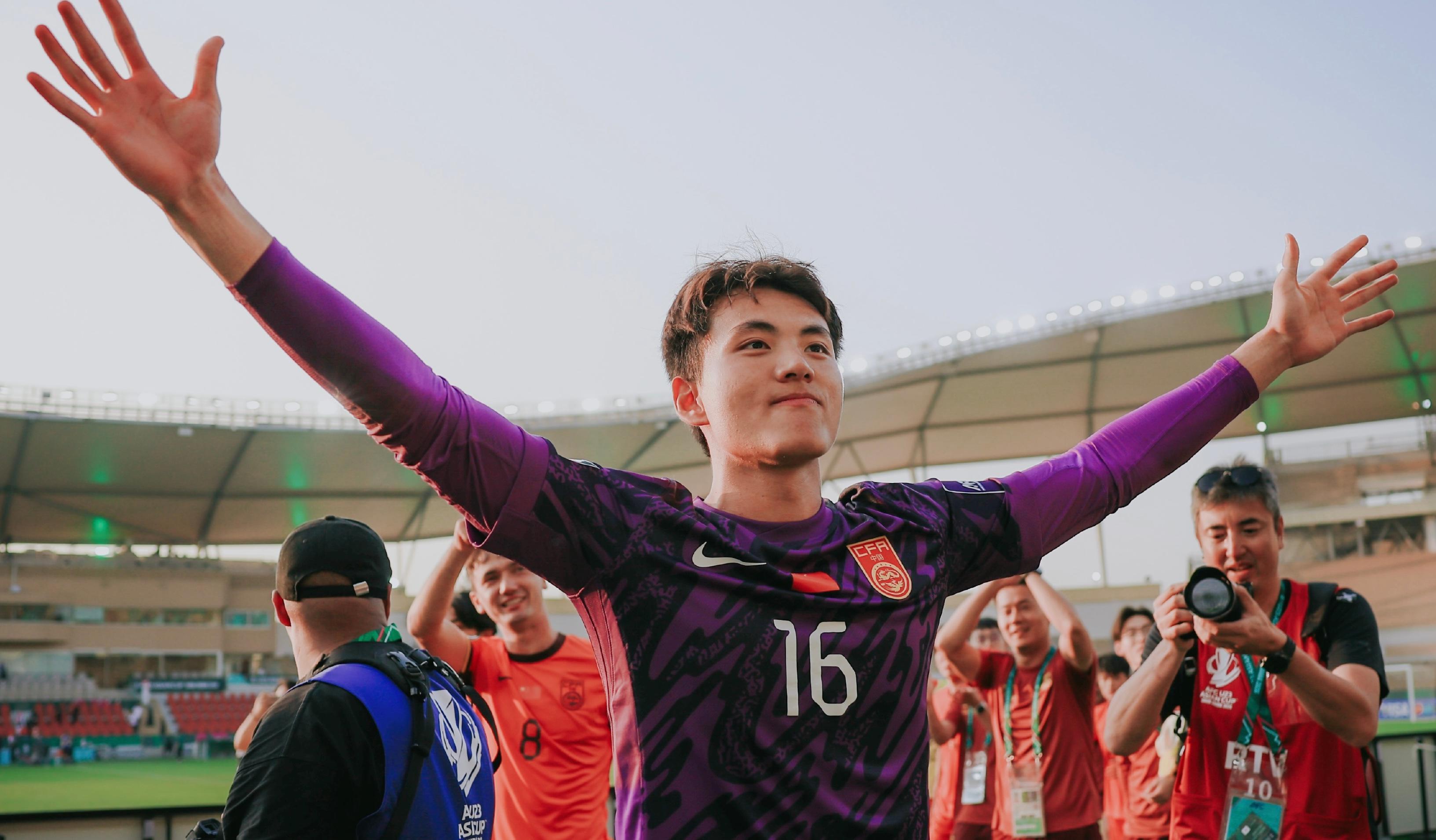 leyu.com-李昊引中超豪门哄抢！3支球队欲出手，身价2000万，切尔西在关注